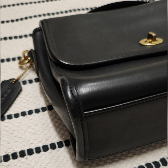 Vintage Coach Court Turnlock 9870 Leather Bag Black - Picture 4 of 13